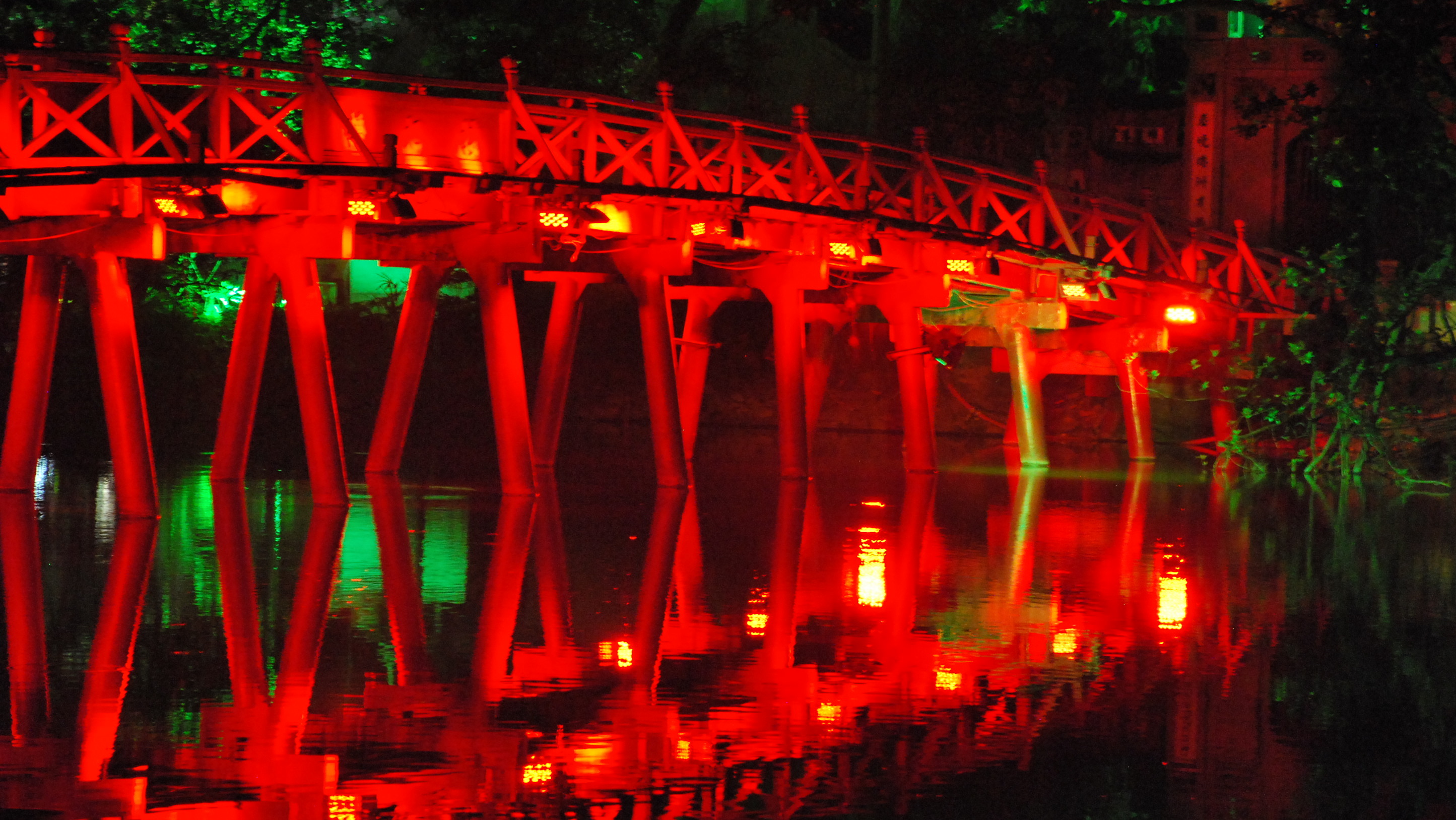 Pont du Temple Ngoc Son